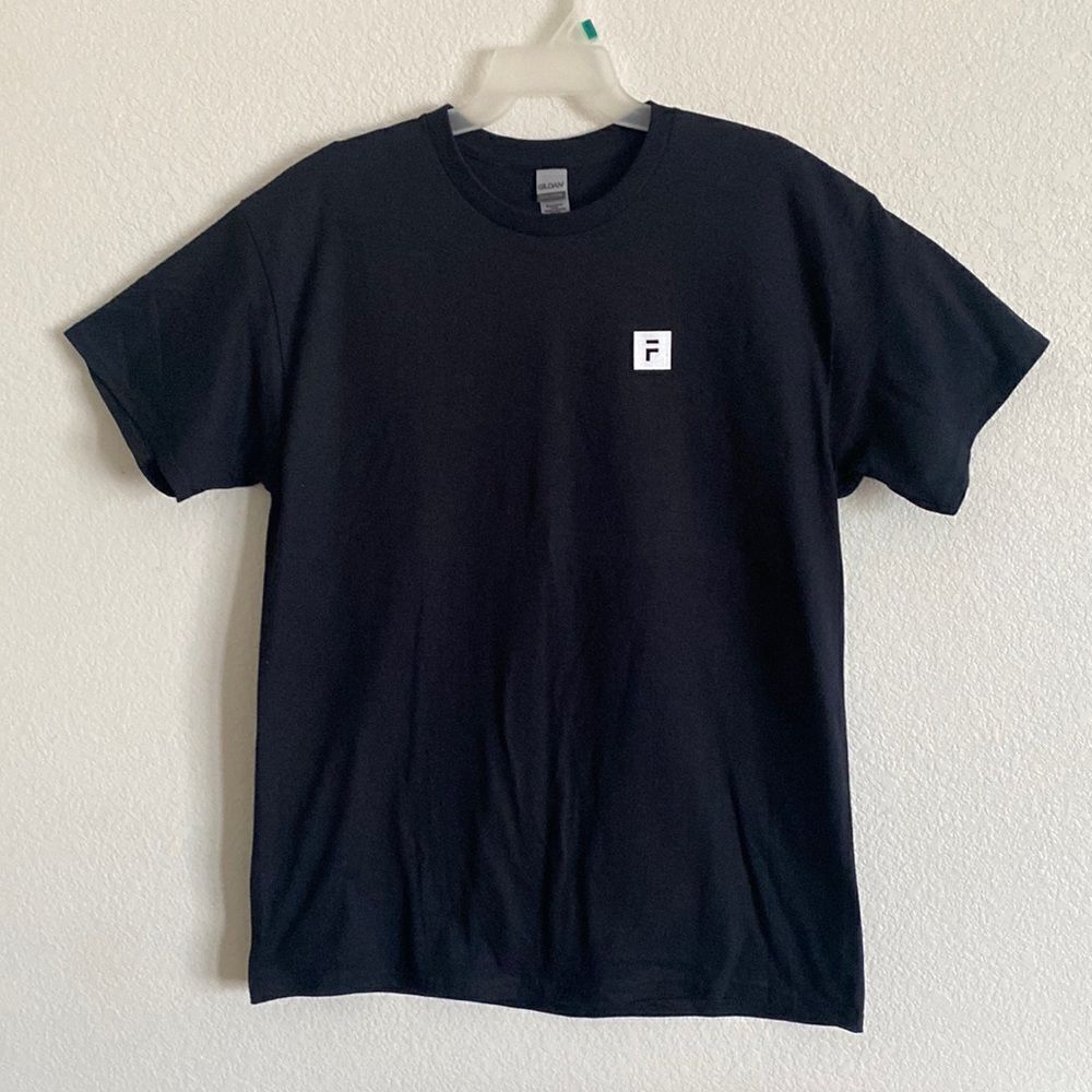 GILDAN Men’s Navy T Shirt Size L NWOT